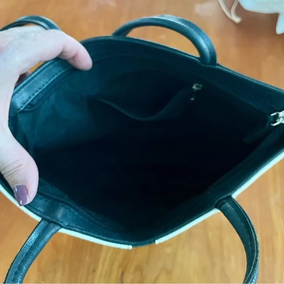 Vintage 1980’s Black and White Pebbled Leather Cross-Accent Checker Shoulder Bag - Picture 6 of 14